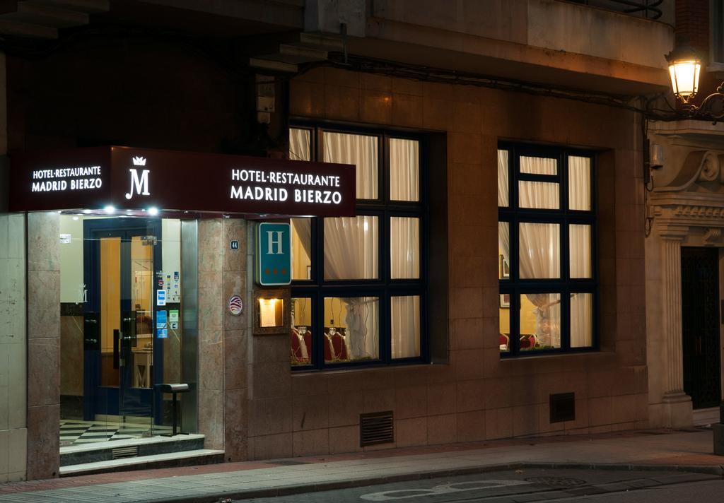 Hotel Madrid Bierzo Понферрада Екстер'єр фото