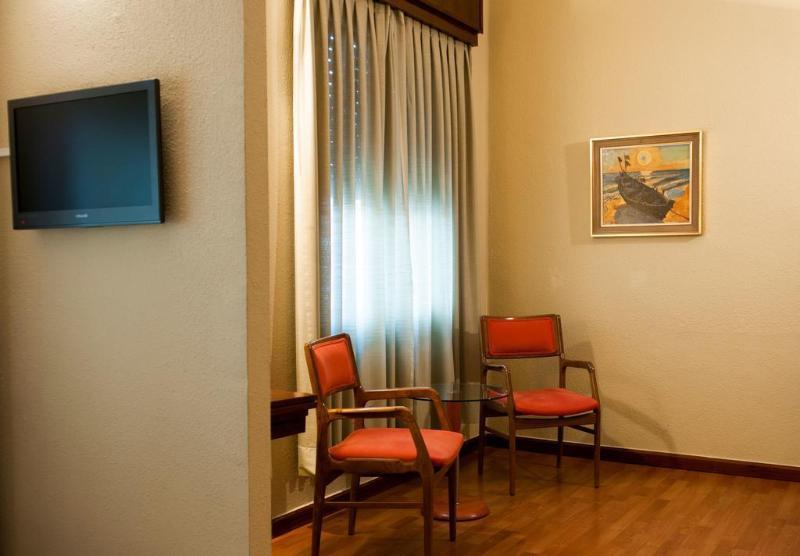 Hotel Madrid Bierzo Понферрада Екстер'єр фото
