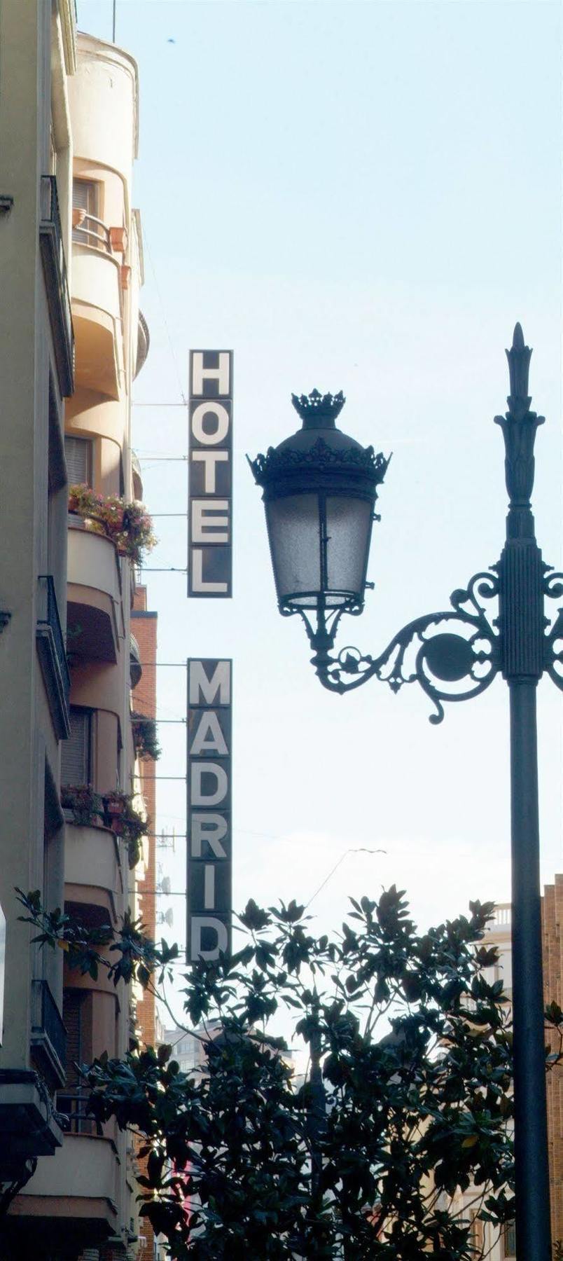 Hotel Madrid Bierzo Понферрада Екстер'єр фото