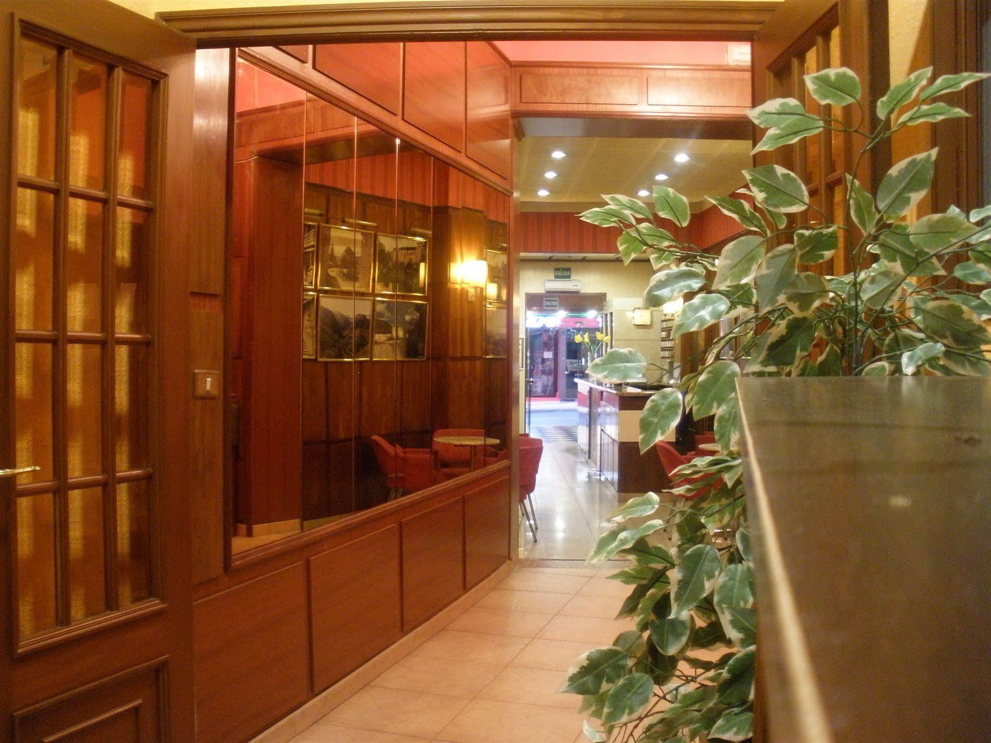 Hotel Madrid Bierzo Понферрада Інтер'єр фото